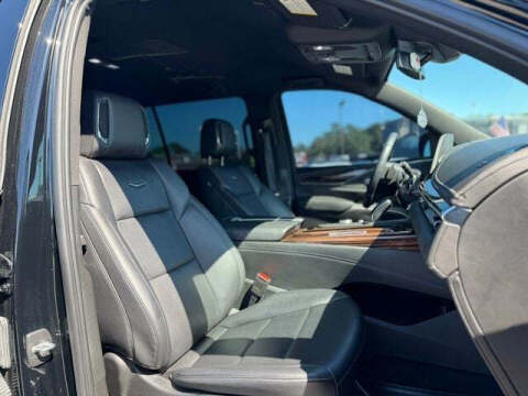 2023 Cadillac Escalade ESV Luxury