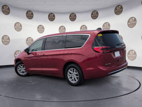 2025 Chrysler Pacifica Select