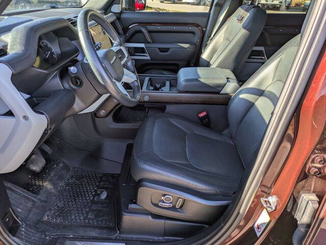 2023 Land Rover Defender 130 X-Dynamic SE