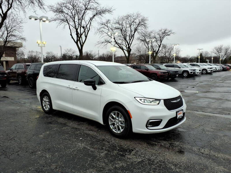2026 Chrysler Pacifica Select