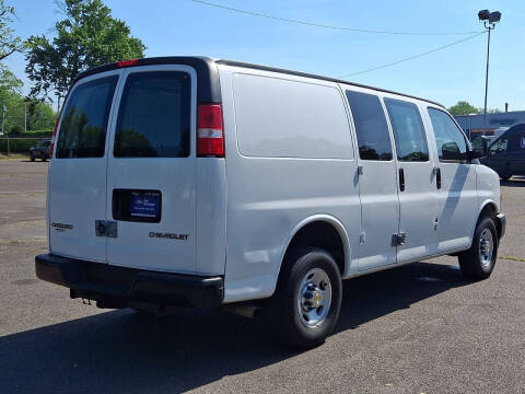 2022 Chevrolet Express 2500