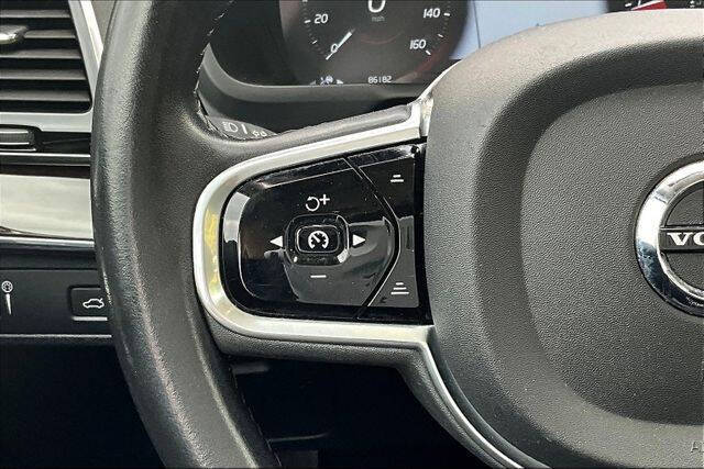 2017 Volvo XC90 T6 Momentum