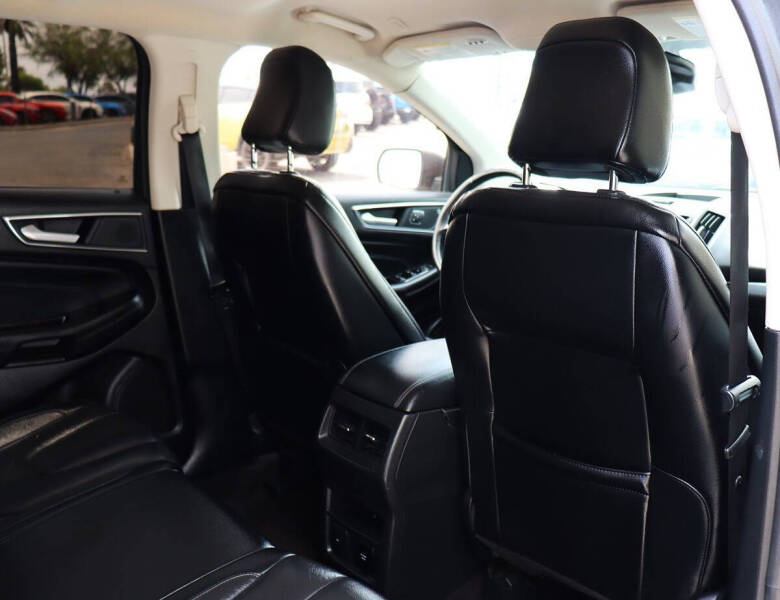 2020 Ford Edge Titanium