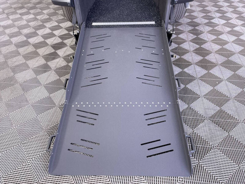 2025 Toyota Sienna LE 8-Passenger