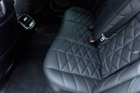 2023 BMW 7 Series 740i