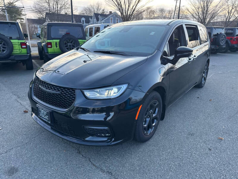 2023 Chrysler Pacifica Plug-In Hybrid Limited