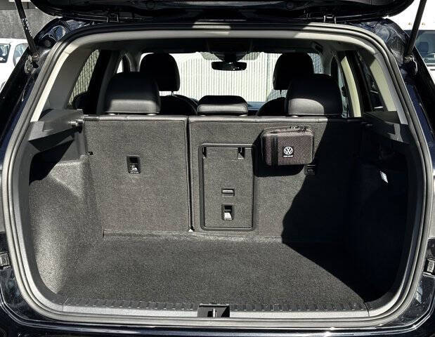 2024 Volkswagen Taos SE 4Motion