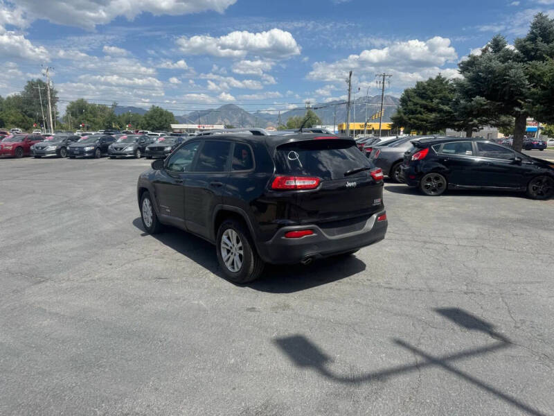 2015 Jeep Cherokee Sport