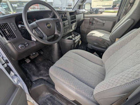 2025 Chevrolet Express 2500