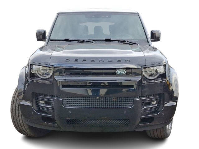 2025 Land Rover Defender 130 V8 P500