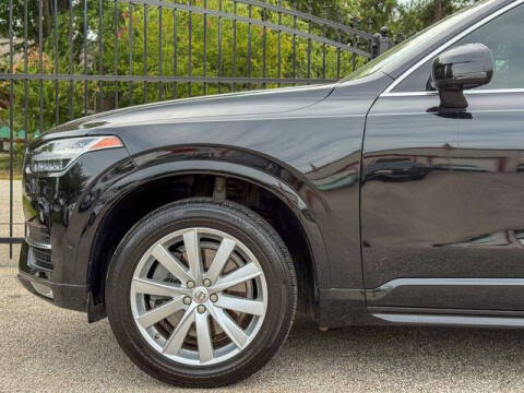 2016 Volvo XC90 T6 Momentum