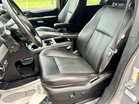 2014 Dodge Grand Caravan R/T