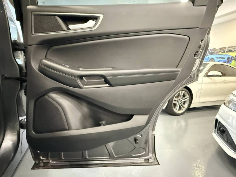 2021 Ford Edge