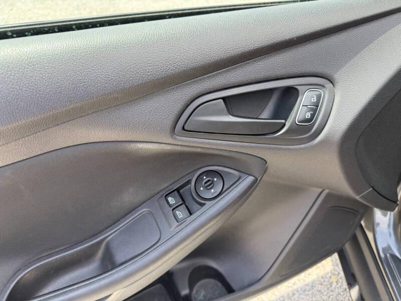 2016 Ford Focus S