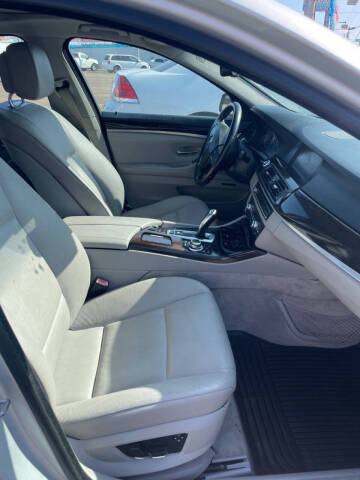 2011 BMW 5 Series 528i