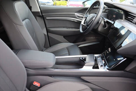2021 Audi e-tron quattro Premium Plus