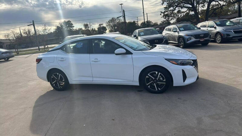 2024 Nissan Sentra SV photo 5