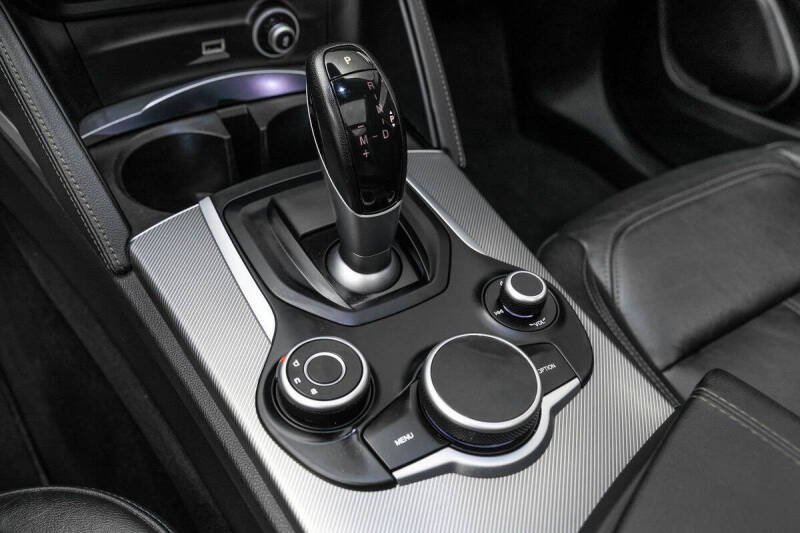 2018 Alfa Romeo Stelvio Sport