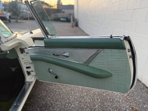 1957 Ford Thunderbird