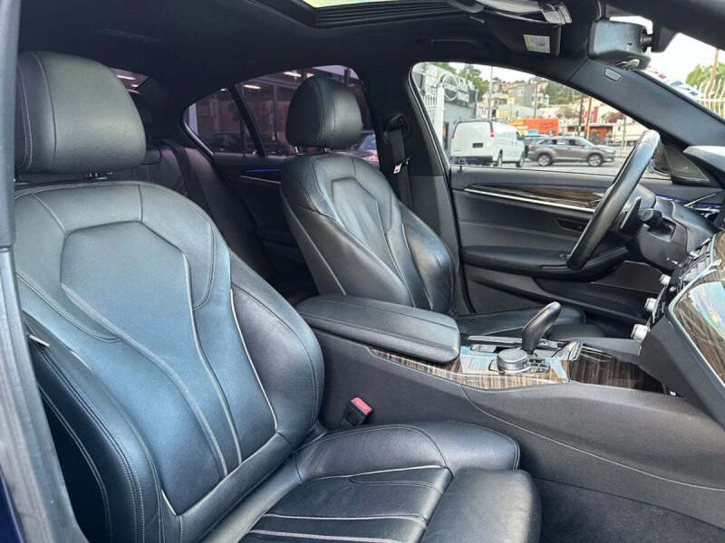 2019 BMW 5 Series 540i