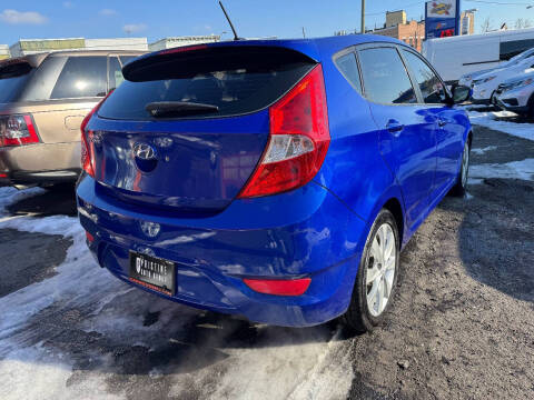 2012 Hyundai Accent SE