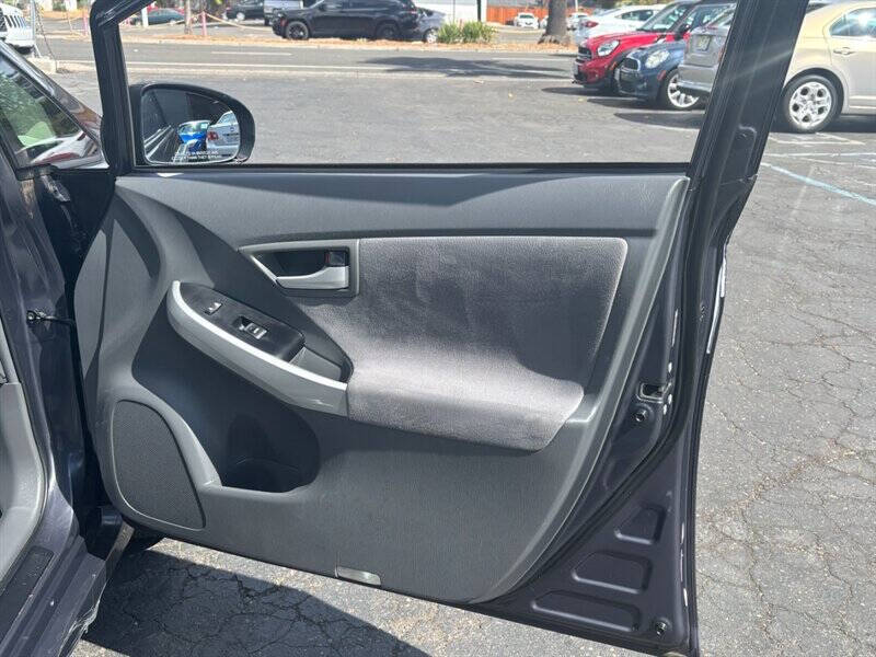 2010 Toyota Prius III