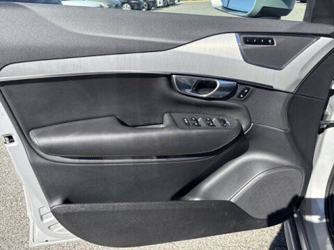 2025 Volvo XC90 B5 Core Bright Theme