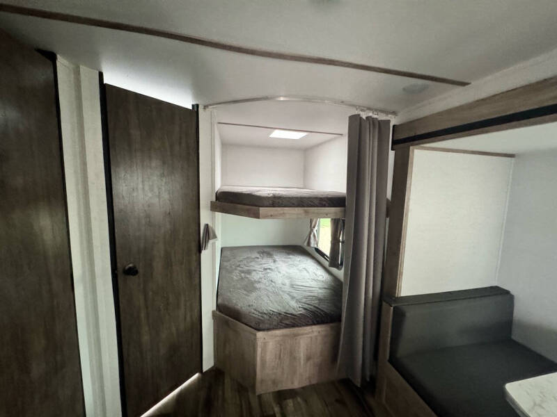 2024 Gulfstream Conquest 269BH