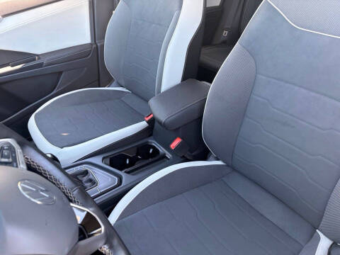2025 Volkswagen Taos SE