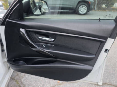 2018 BMW 3 Series 320i