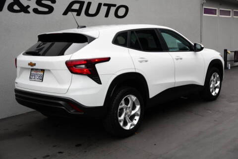 2025 Chevrolet Trax LS