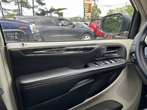 2014 Chrysler Town and Country Touring