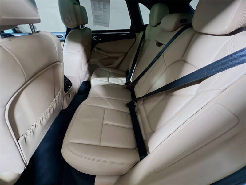 2020 Porsche Macan S