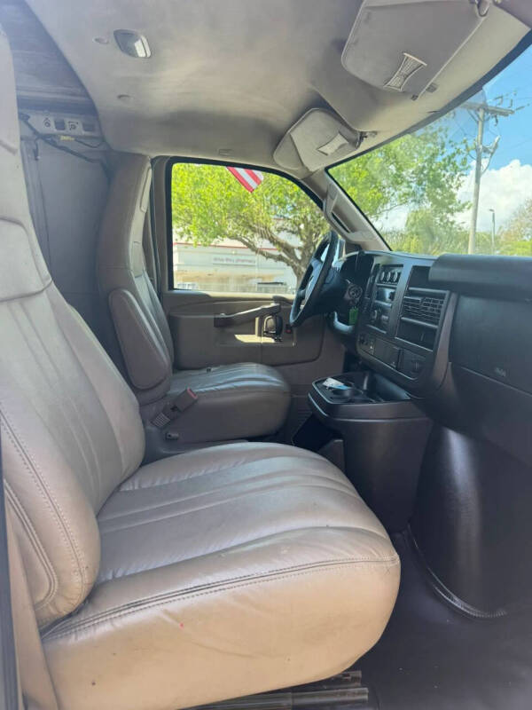 2017 Chevrolet Express 2500