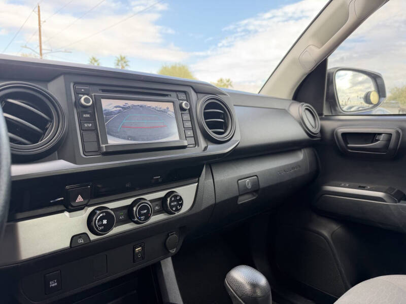 2017 Toyota Tacoma SR