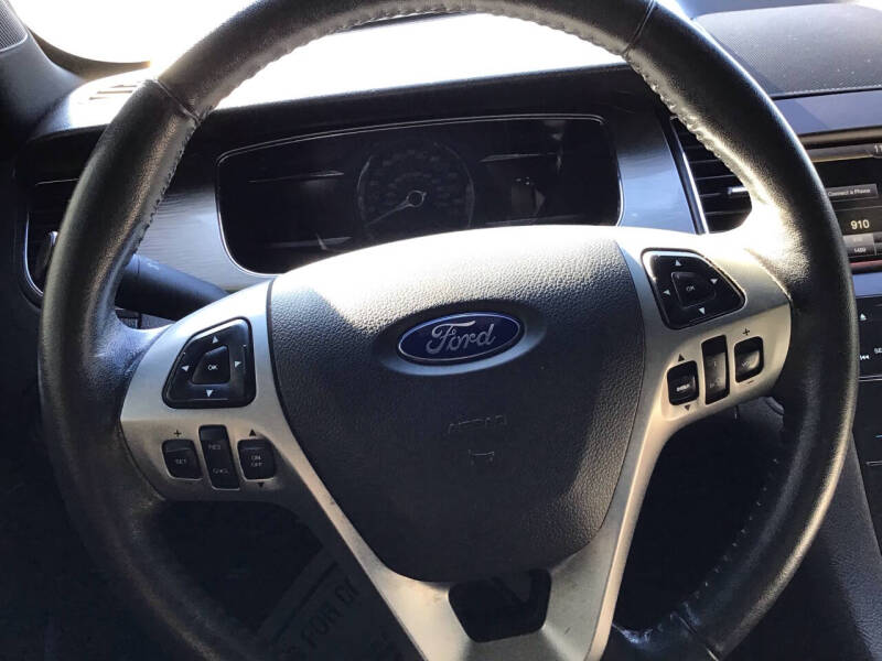 2015 Ford Taurus SEL