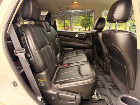 2017 Nissan Pathfinder SL