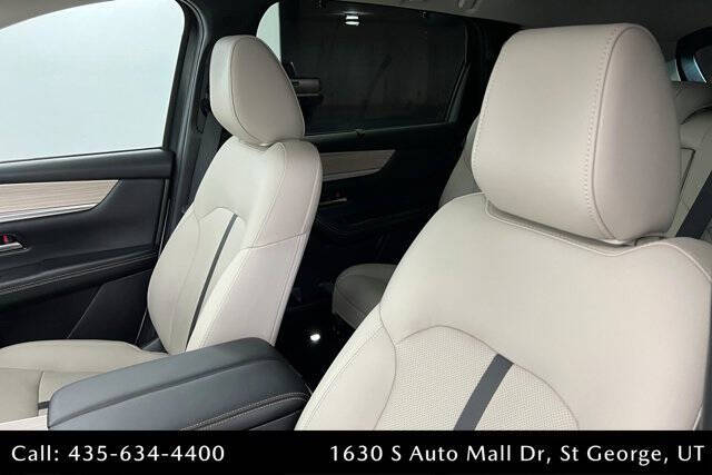 2025 Mazda CX-70 Plug-in Hybrid Premium