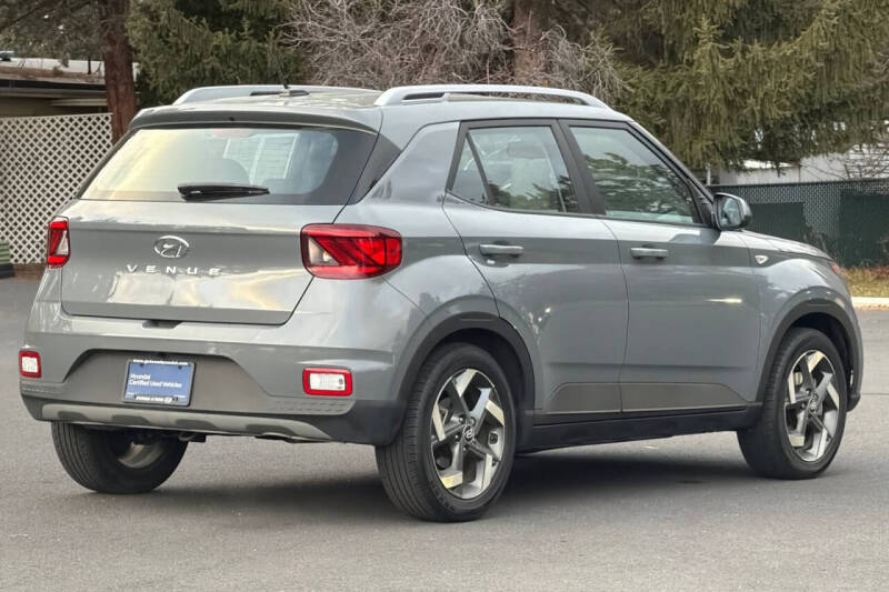 2023 Hyundai Venue SEL