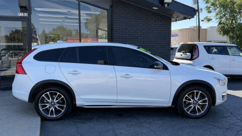 2015 Volvo V60 Cross Country T5