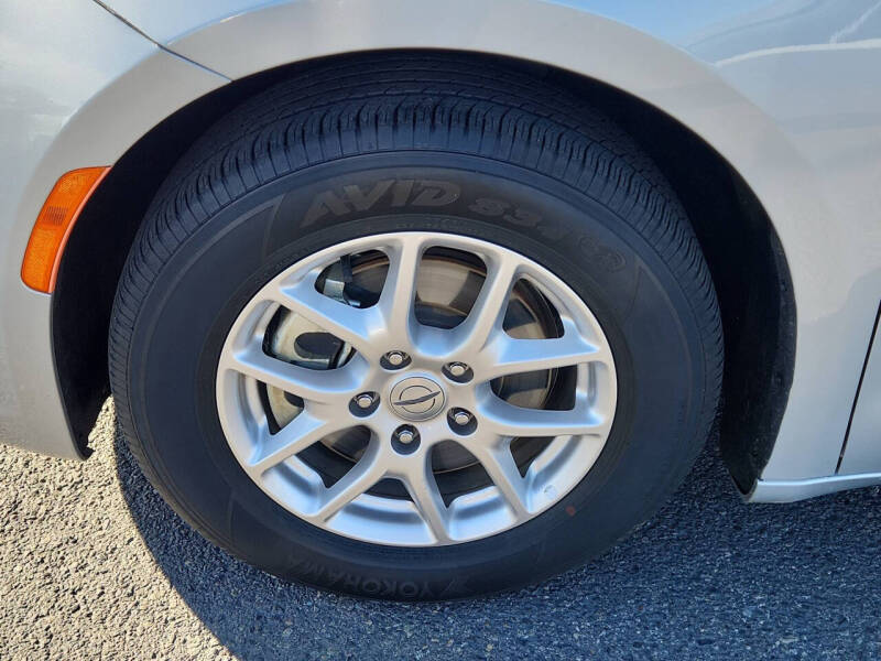 2024 Chrysler Pacifica Touring L