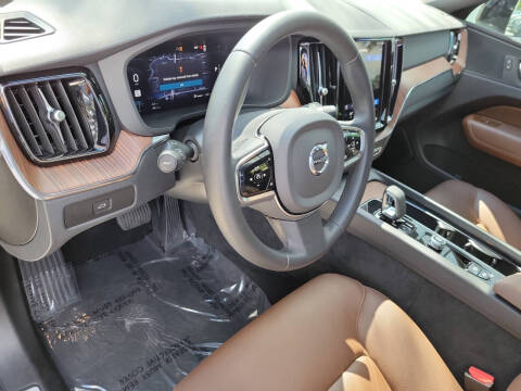 2024 Volvo XC60 B5 Plus Dark Theme