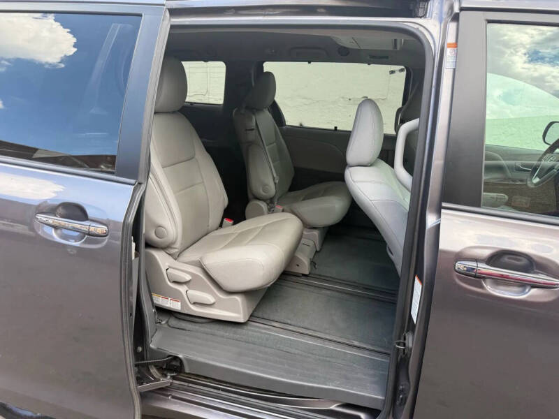 2017 Toyota Sienna