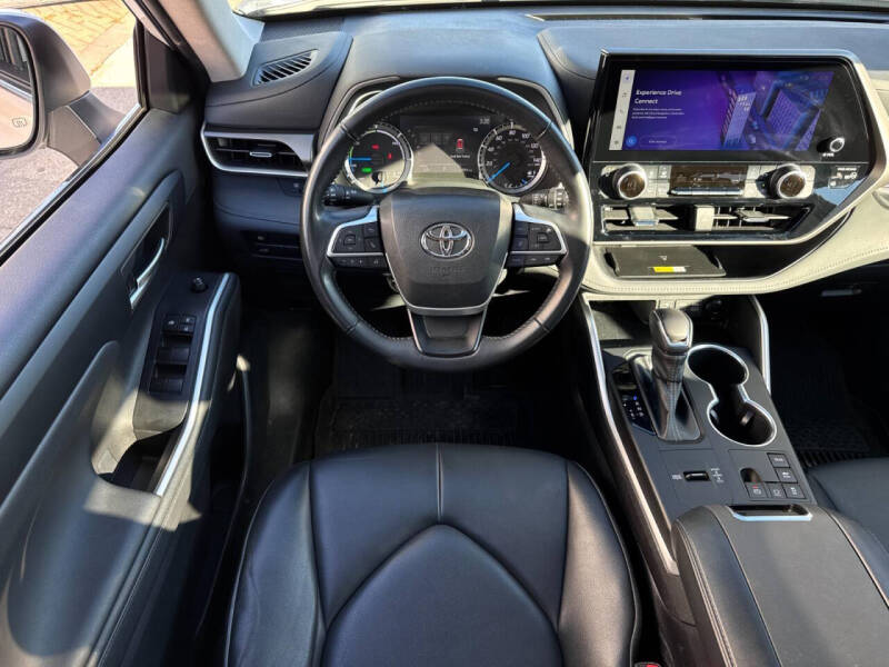 2023 Toyota Highlander Hybrid XLE