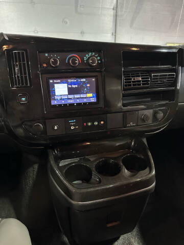 2017 Chevrolet Express 2500