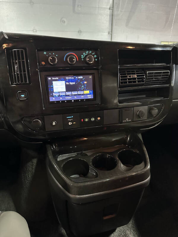 2017 Chevrolet Express 2500