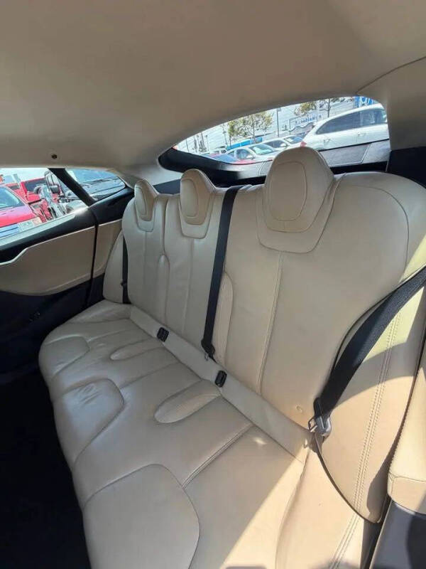 2014 Tesla Model S