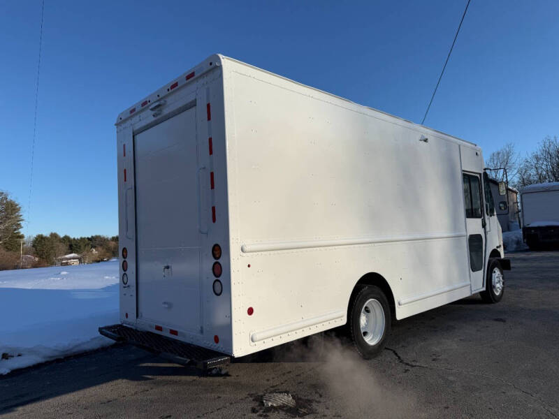 2021 Freightliner MT45 Chassis