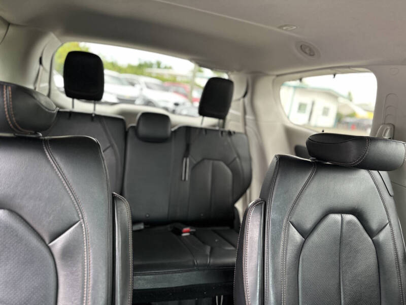 2019 Chrysler Pacifica Touring L