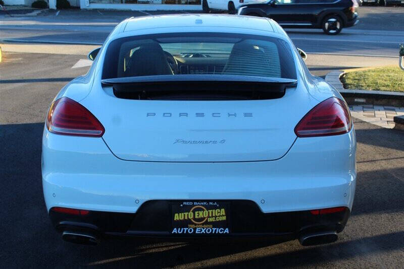 2015 Porsche Panamera 4